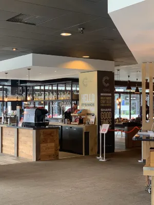 Ibis Bristol Centre Photos