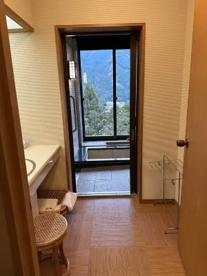 Yunoshimakan Zimmer Photos