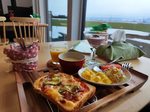 Shooting Star the Bed & Breakfast Dining Photos
