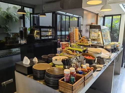 Por Thapae Gate Dining Photos