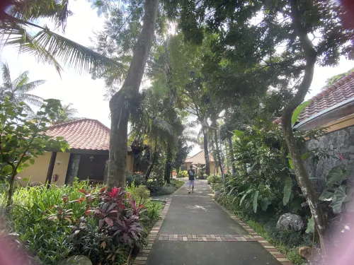Laras Asri Resort and SPA Dekat Hotel Photos