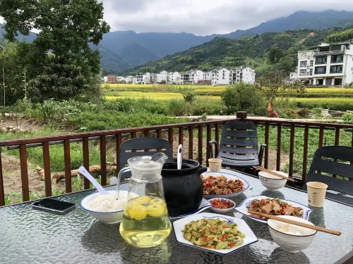 Chuxin Hostel Dining Photos