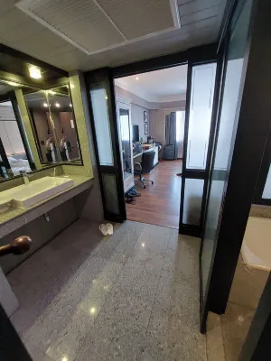 Ramada Plaza by Wyndham Bangkok Menam Riverside Rooms Photos