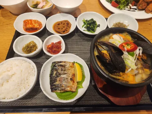 The Grand Sumorum Dining Photos