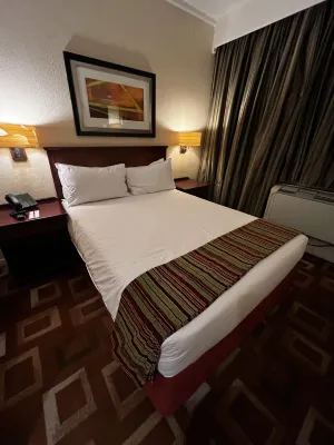 Garden Court or Tambo International Airport Chambres Photos