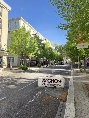 Aparthotel Adagio Access Avignon Near Hotel Photos