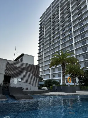 Holiday Inn & Suites Jakarta Gajah Mada Eksterior Photos