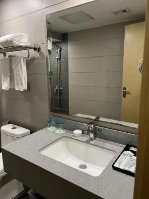 Leisure Inn Rooms Photos