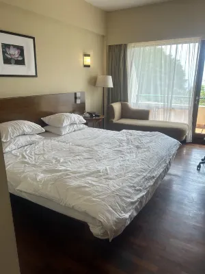 Puncak Pass Resort Kamar Photos