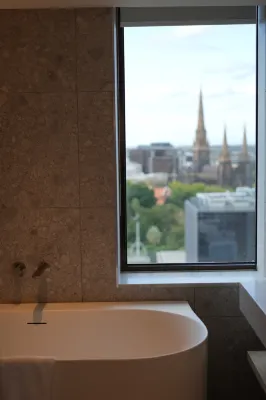 Rydges Melbourne an EVT hotel Rooms Photos