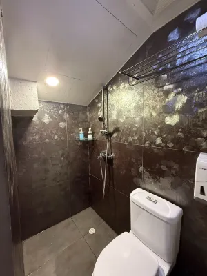 Hotel Calmo Chinatown Rooms Photos
