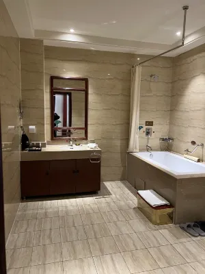 Chong Ning Castle Hotel Rooms Photos