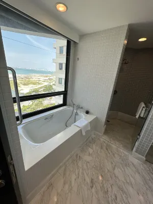 G Hotel Gurney Huoneet Photos