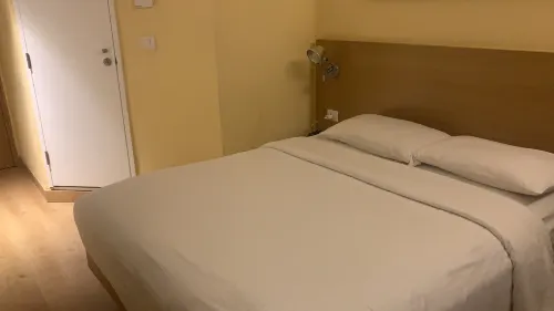 Ibis Kochi City Centre Zimmer Photos