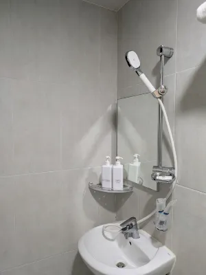 KSTAR METRO Hotel Rooms Photos