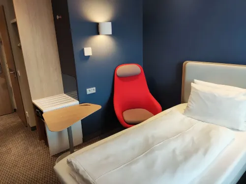 Holiday Inn Express Munich City West Rooms Photos
