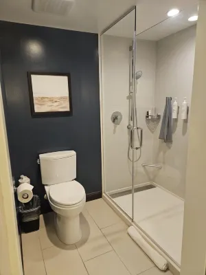 Hilton Garden Inn Waikiki Beach, Honolulu Rooms Photos