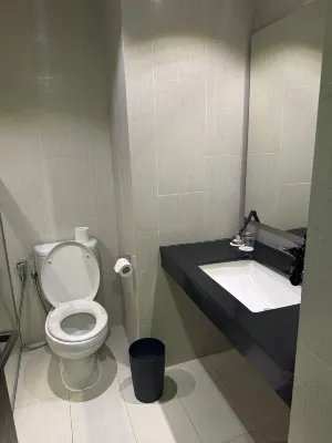 Hotel NEO+ Kuta Legian Kamar Photos