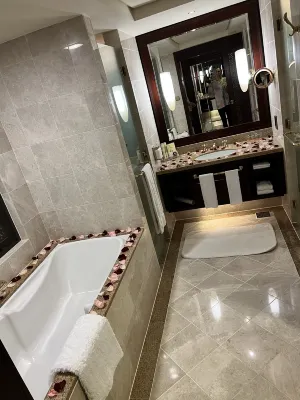 Shangri-La Al Husn, Muscat Rooms Photos