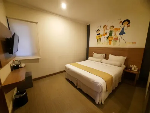 Front One Hotel Tulungagung Kamar Photos