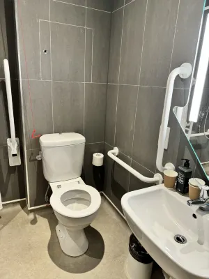 ibis budget London Whitechapel - Brick Lane Zimmer Photos