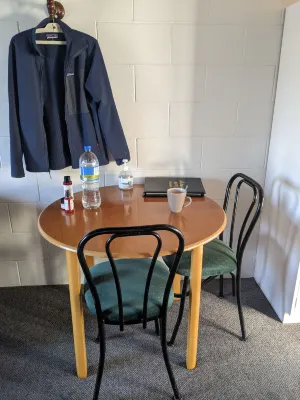 289 Midway Motel Photos