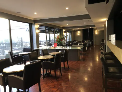 Crest on Barkly Hotel Photos