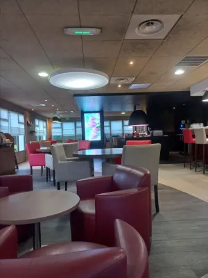 Campanile Villennes-Sur-Seine - Poissy - Hôtel rénové en 2024 Photos