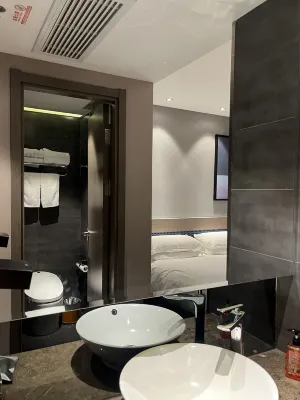 Waiting Hotel (Shanghai Bund Nanjing East Road Pedestrian Street) Rooms Photos