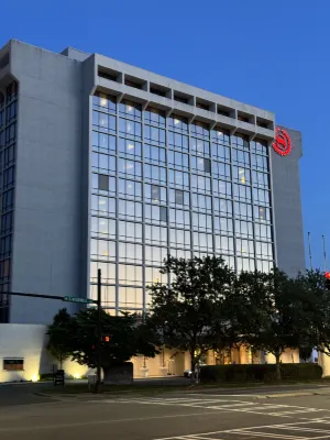 Sheraton Charlotte Hotel Exterior Photos