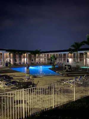 Clarion Inn & Suites Across from Universal Orlando Resort Leisure & Recreation Photos