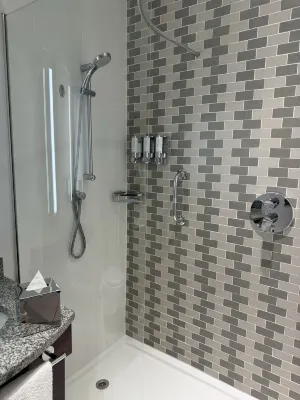 Hampton by Hilton Dubai Al Barsha Rooms Photos