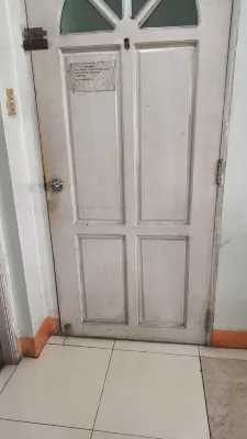 RedDoorz Near East Avenue Medical Center Photos