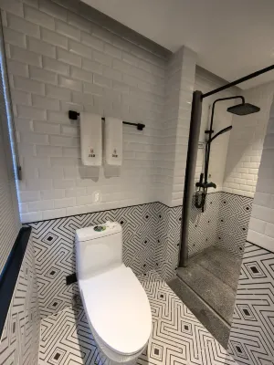 CHENS Hotel (Kuanzhai Alley People's Park Subway Station) Rooms Photos