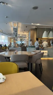 Le Royal Méridien Abu Dhabi Питание Photos