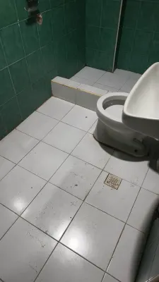 RedDoorz Near East Avenue Medical Center Kamar Photos