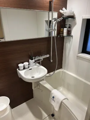 HOTEL LiVEMAX Tokyo Ayase-Ekimae Zimmer Photos