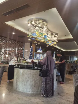 Belviu Hotel Bandung Restauration Photos
