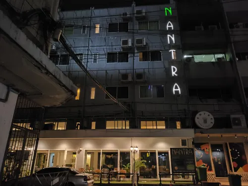 Nantra Silom Extérieur Photos