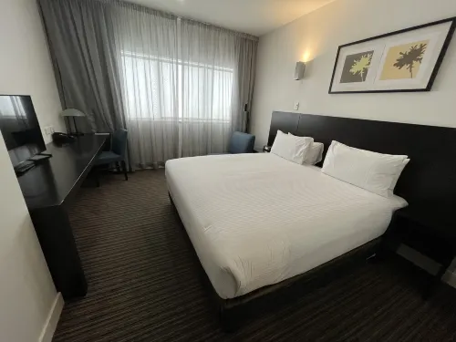 Causeway 353 Hotel Rooms Photos