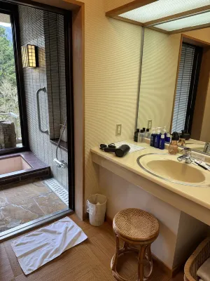 Yunoshimakan Zimmer Photos