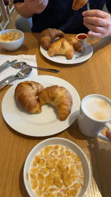 Holiday Inn Express Munich City West Dining Photos