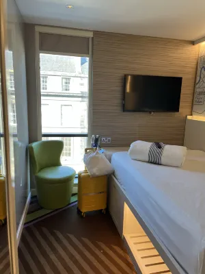 Hub by Premier Inn Edinburgh Haymarket Zimmer Photos