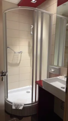 Promenade City Hotel Rooms Photos