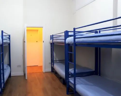 Saint James Backpackers Rooms Photos