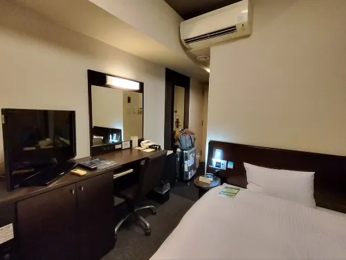 Hotel Route-Inn Gifuhashima Ekimae Camere Photos