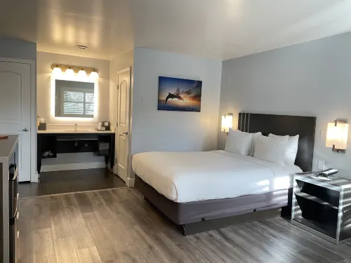 Pacific Inn Monterey Rooms Photos