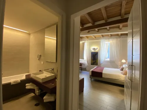 Trevi Palace Luxury Inn Photos