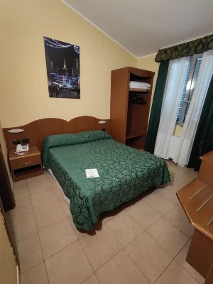 The Best Hotel Kamar Photos