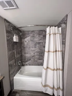 Niagara Falls Marriott Fallsview Hotel & Spa Rooms Photos